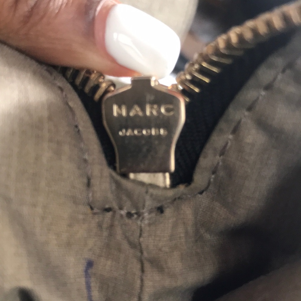 Authentic Marc Jacobs Purse - Picture 5 of 8